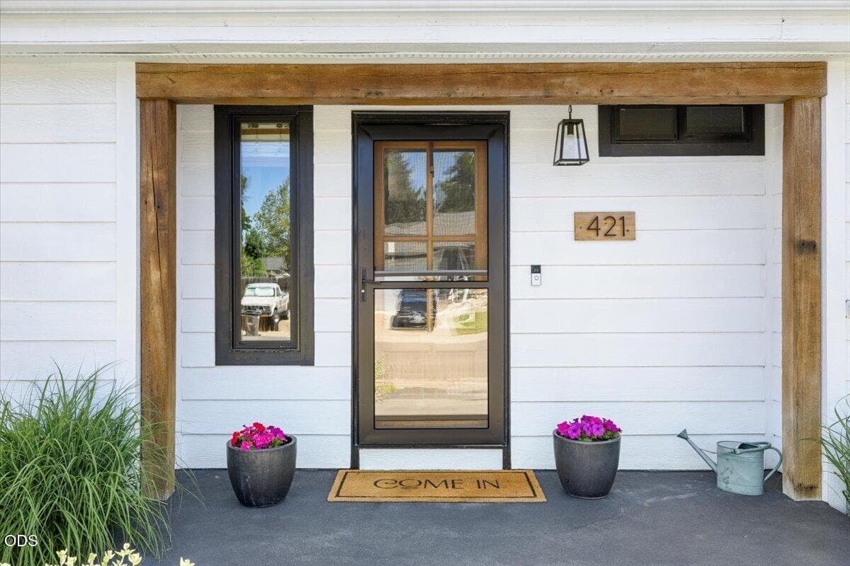 Photo of 421 Silverado 3 of 48