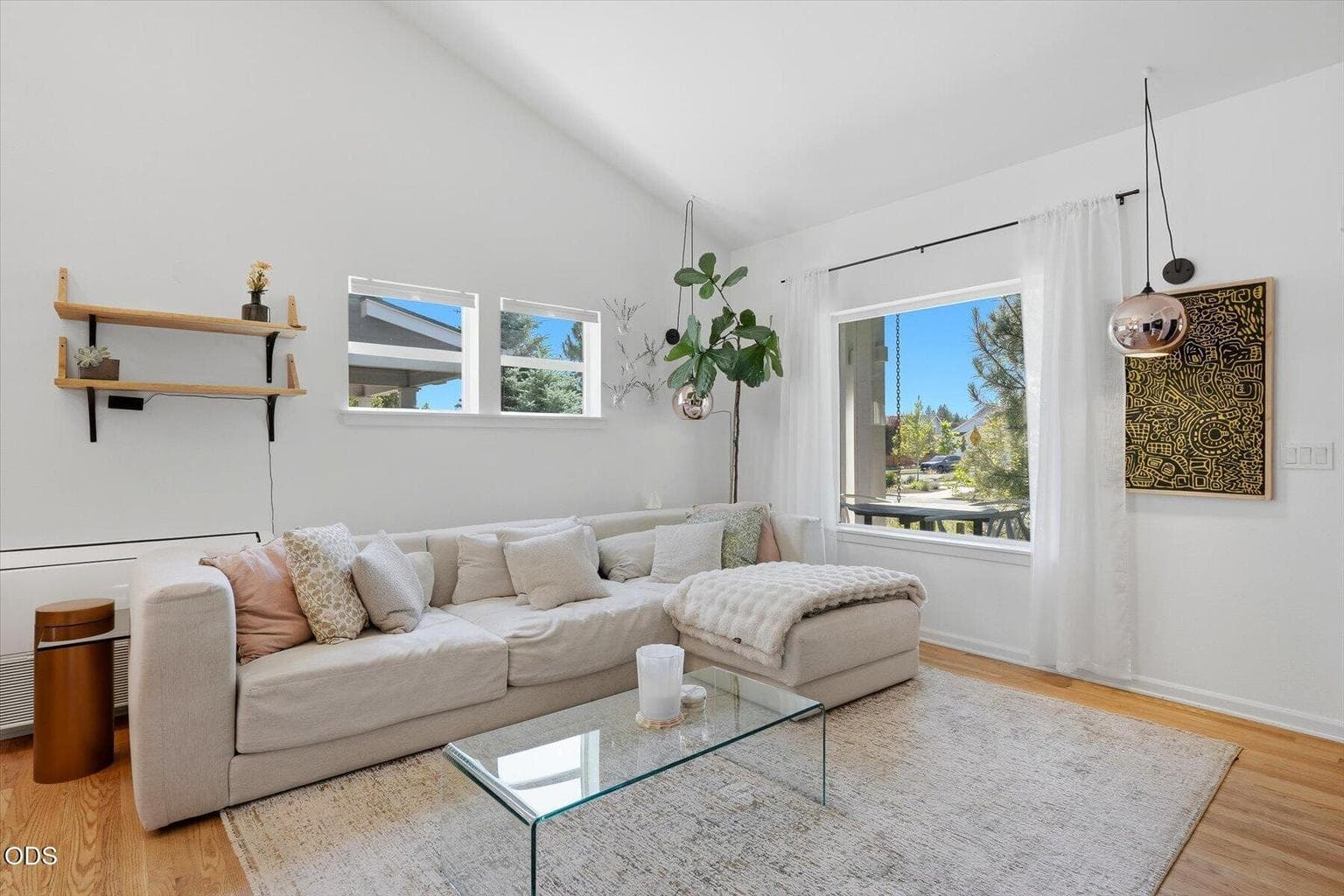 Photo of 1236 NW Mount Washington Drive 7 of 49