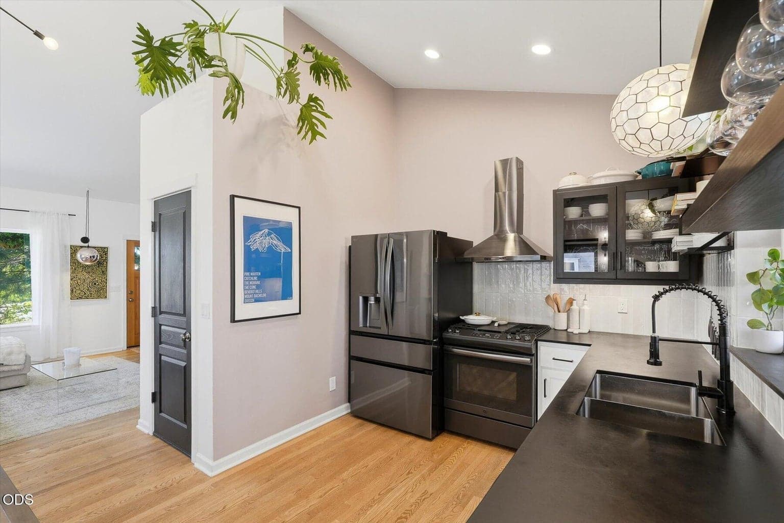 Photo of 1236 NW Mount Washington Drive 10 of 49