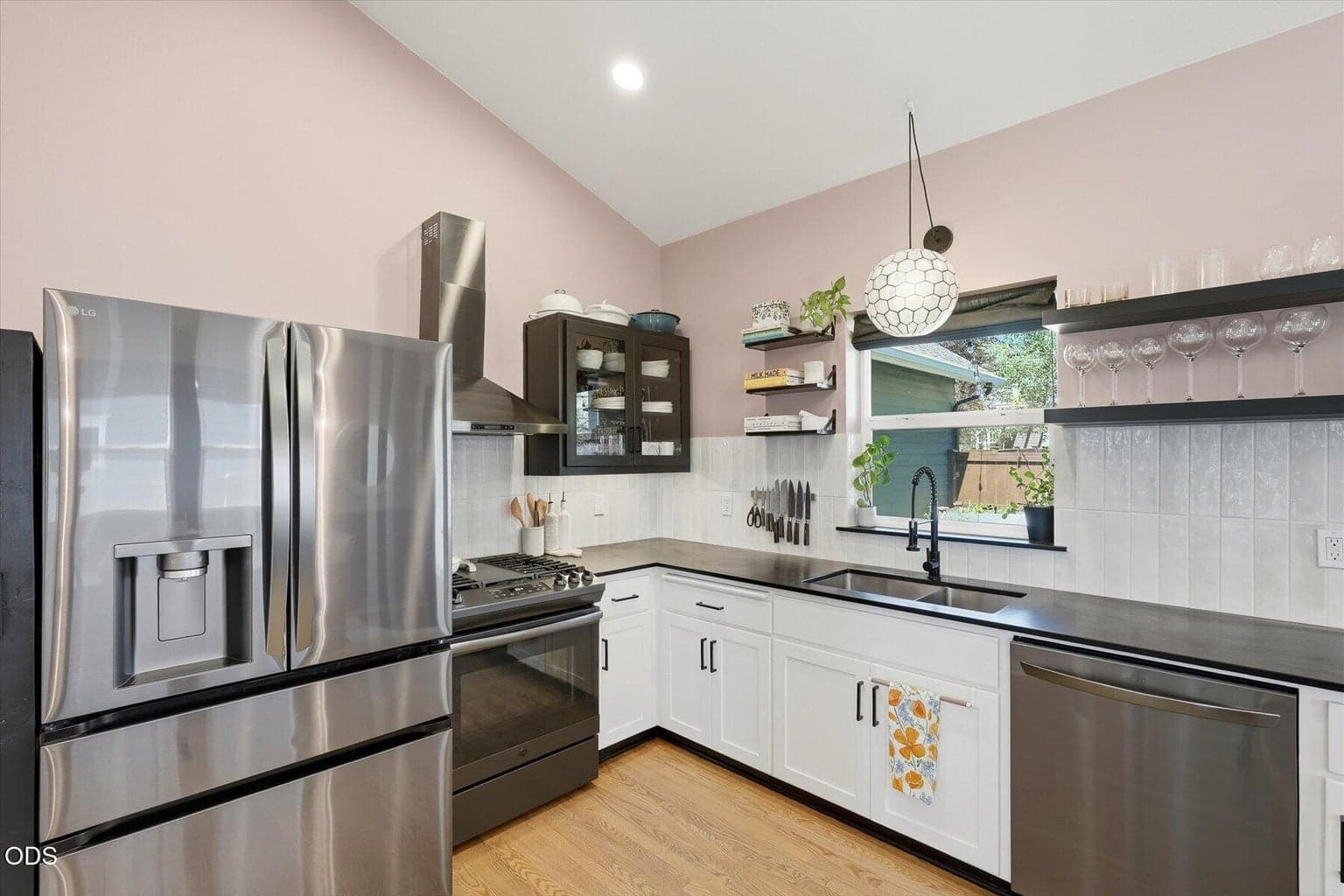 Photo of 1236 NW Mount Washington Drive 12 of 49