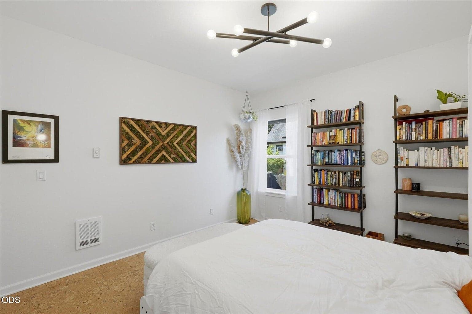 Photo of 1236 NW Mount Washington Drive 21 of 49