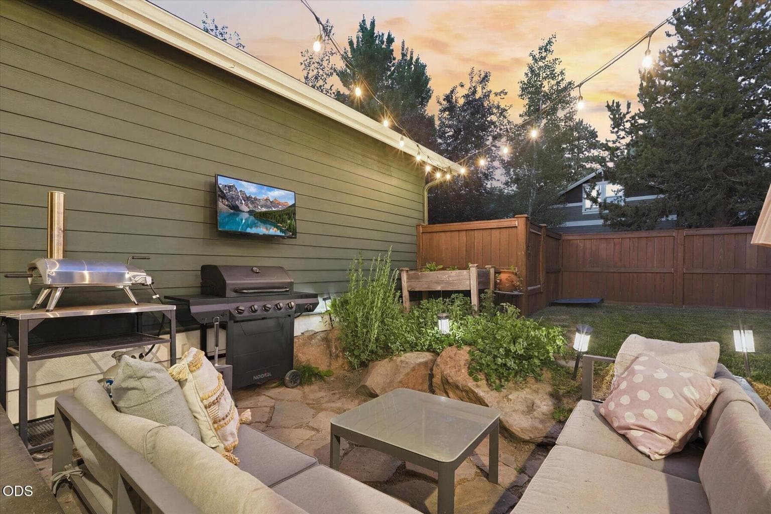 Photo of 1236 NW Mount Washington Drive 23 of 49