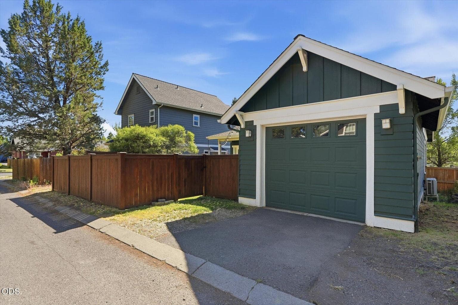 Photo of 1236 NW Mount Washington Drive 33 of 49