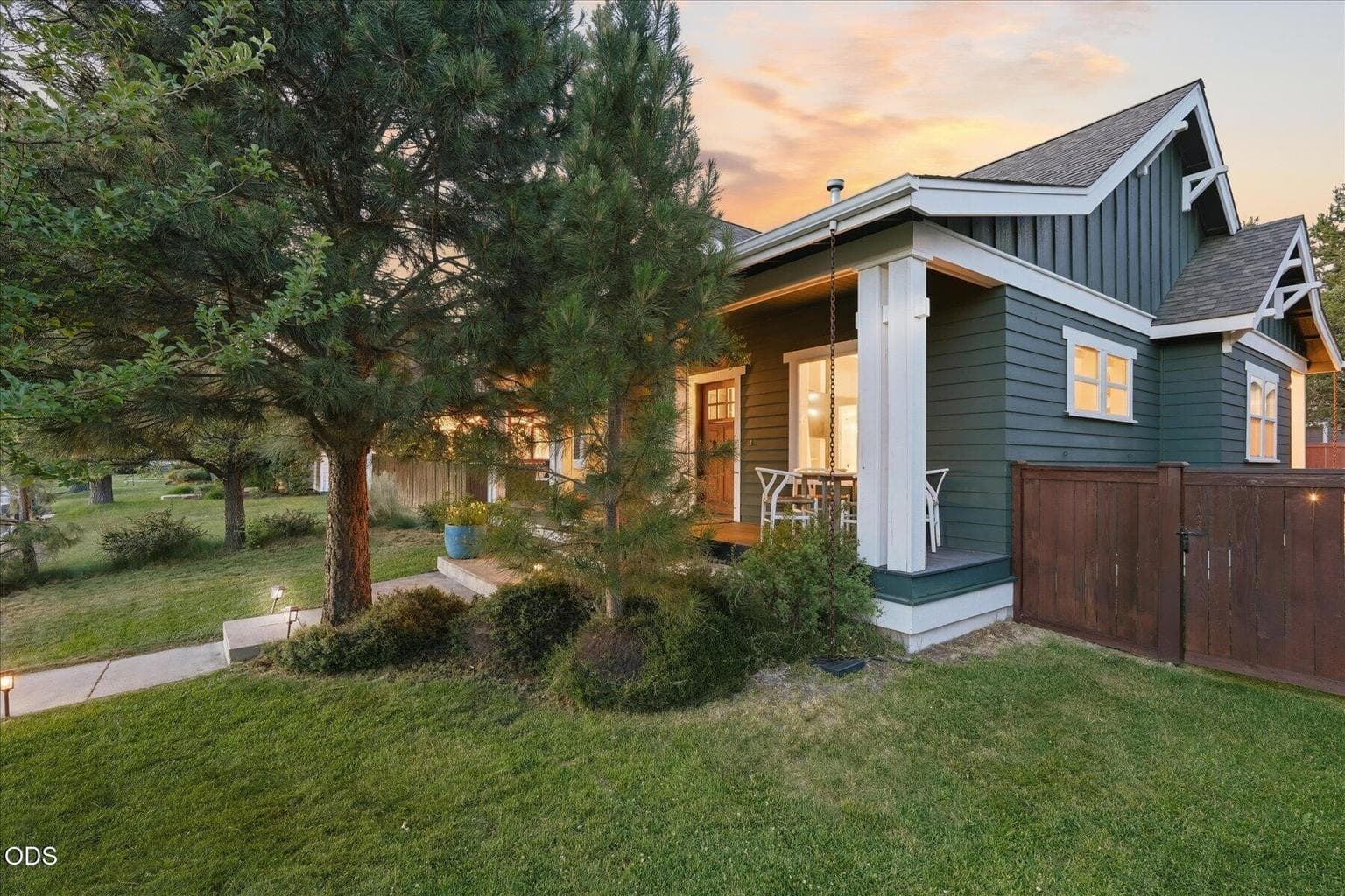 Photo of 1236 NW Mount Washington Drive 36 of 49