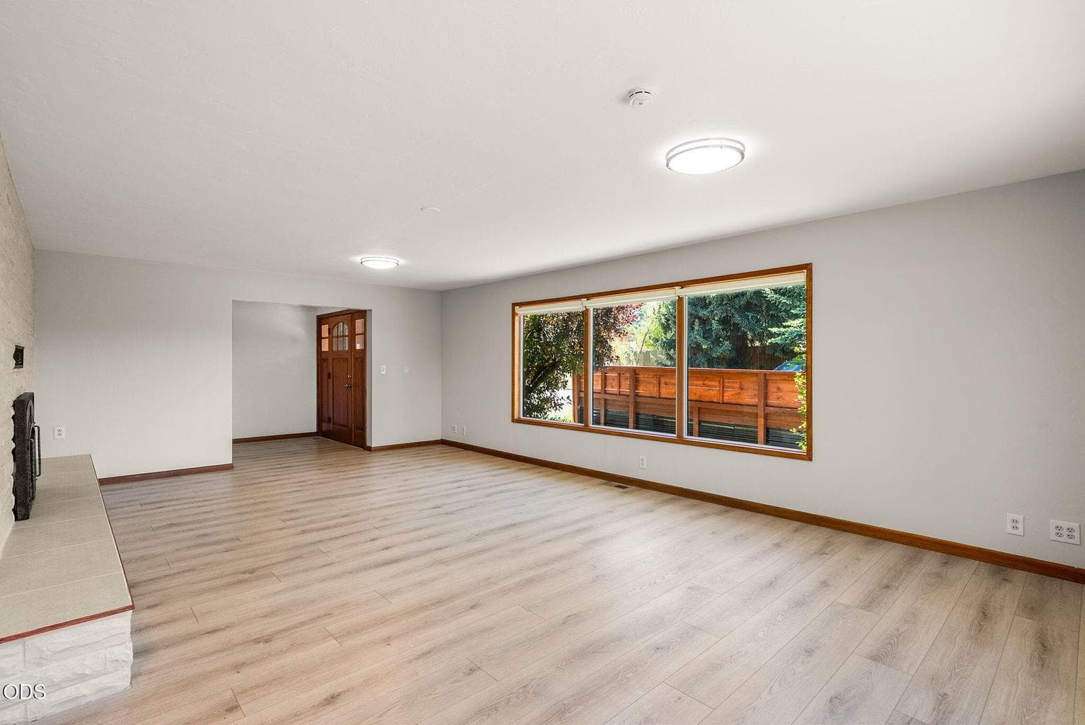 Photo of 408 NE Hawthorne Avenue 7 of 36