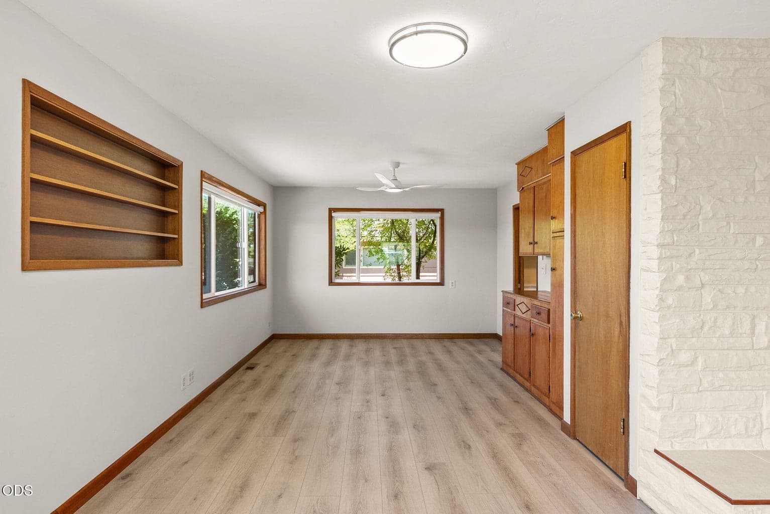 Photo of 408 NE Hawthorne Avenue 8 of 36