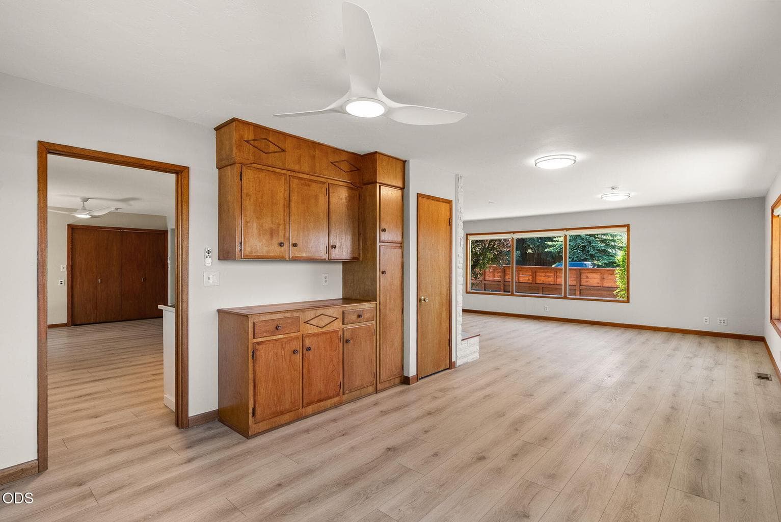 Photo of 408 NE Hawthorne Avenue 9 of 36