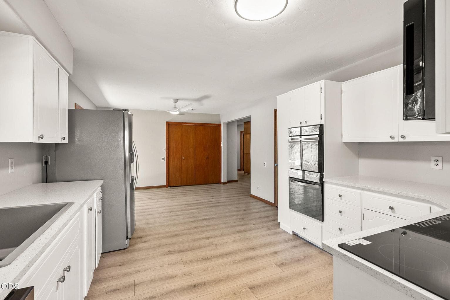Photo of 408 NE Hawthorne Avenue 10 of 36