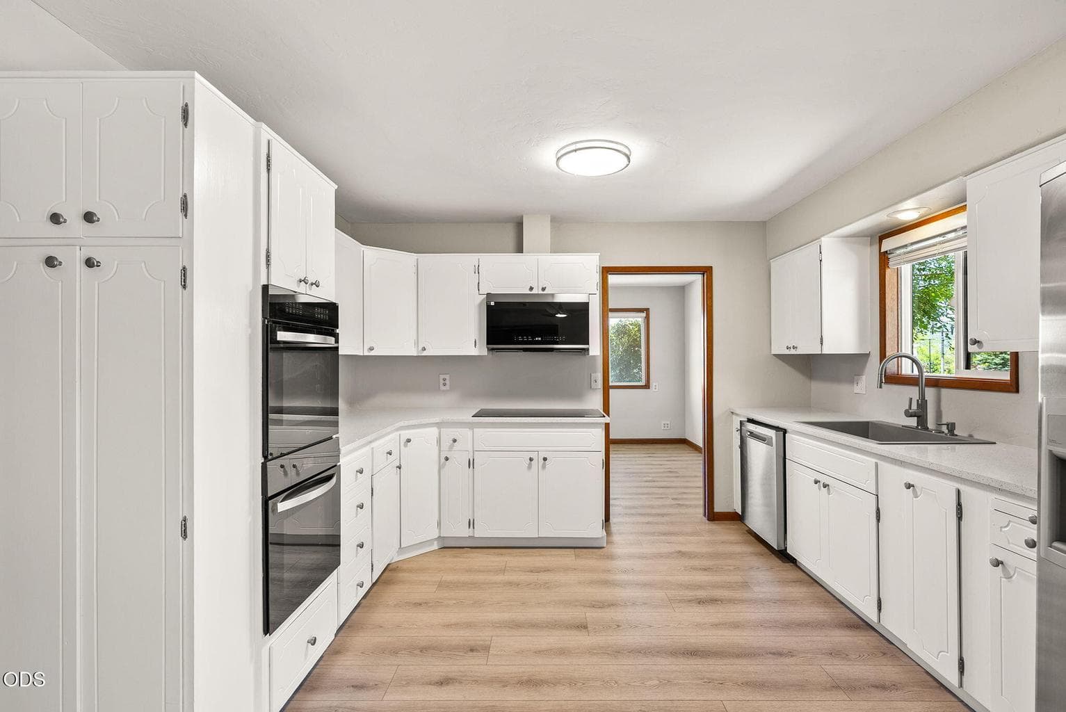 Photo of 408 NE Hawthorne Avenue 11 of 36