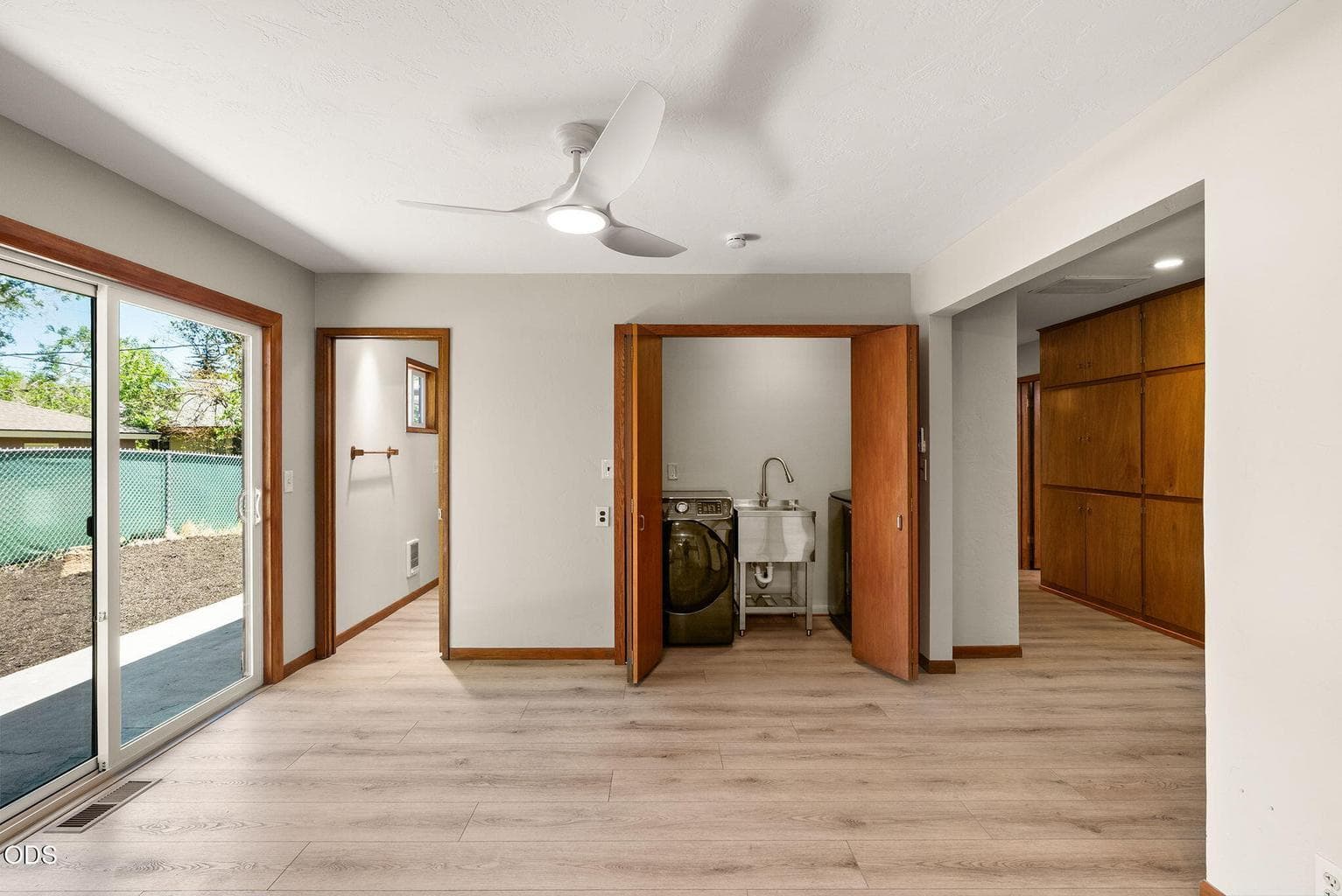 Photo of 408 NE Hawthorne Avenue 15 of 36