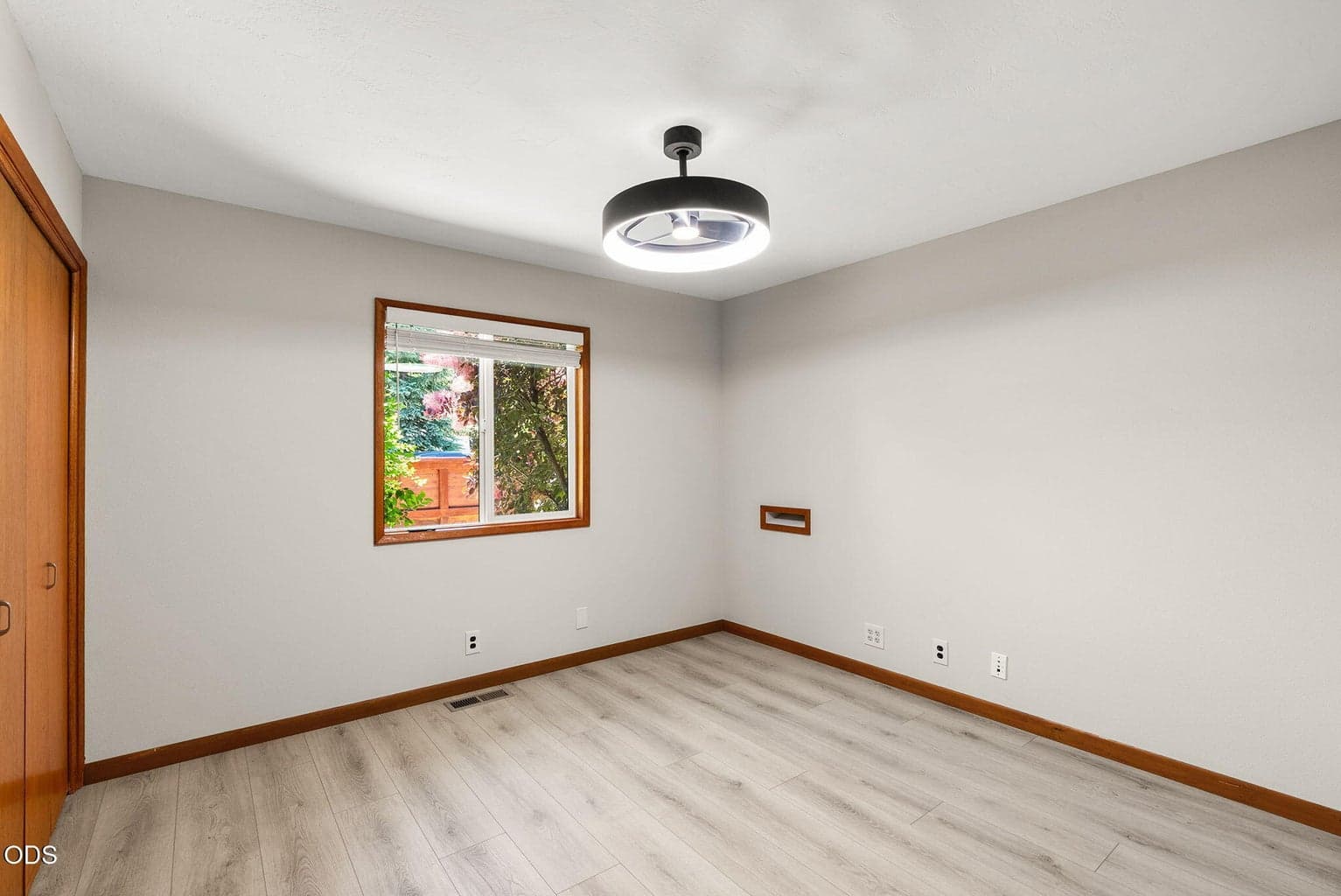 Photo of 408 NE Hawthorne Avenue 20 of 36