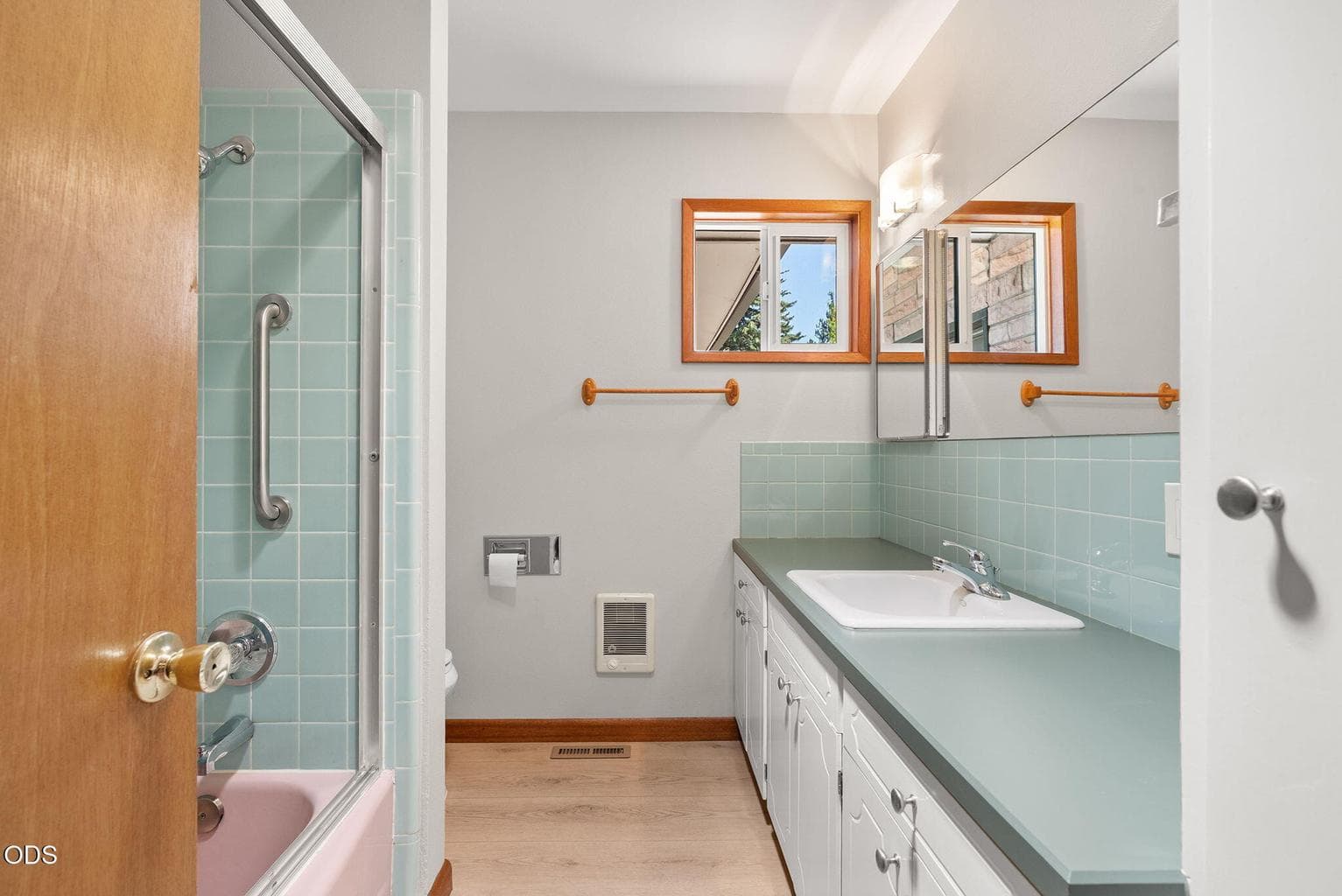 Photo of 408 NE Hawthorne Avenue 22 of 36