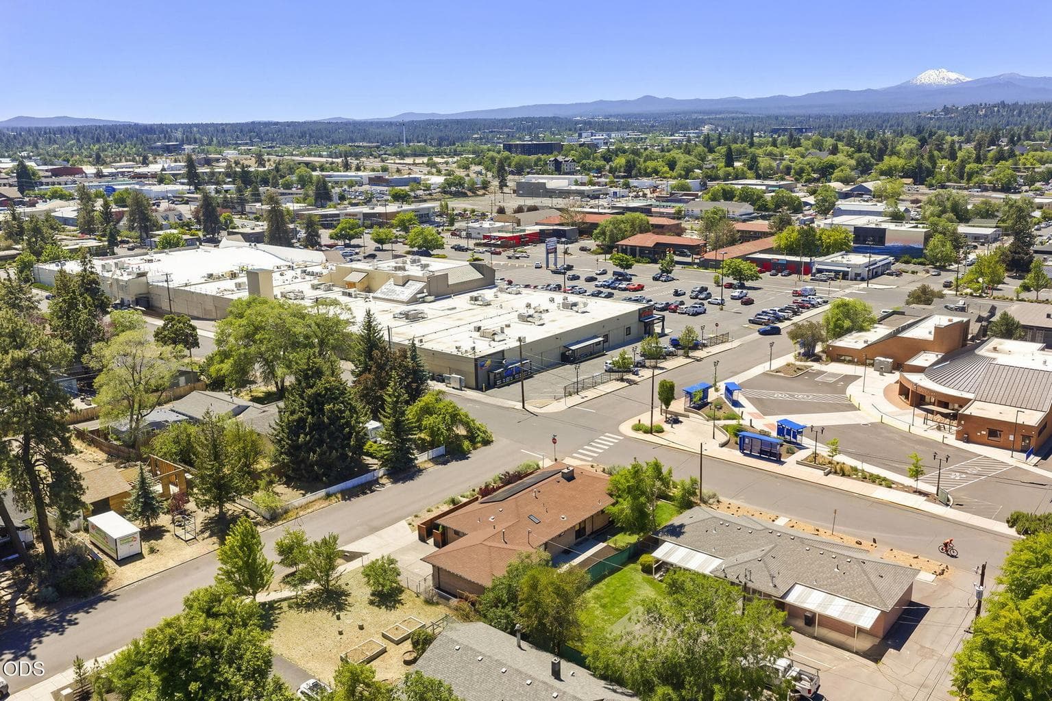 Photo of 408 NE Hawthorne Avenue 34 of 36