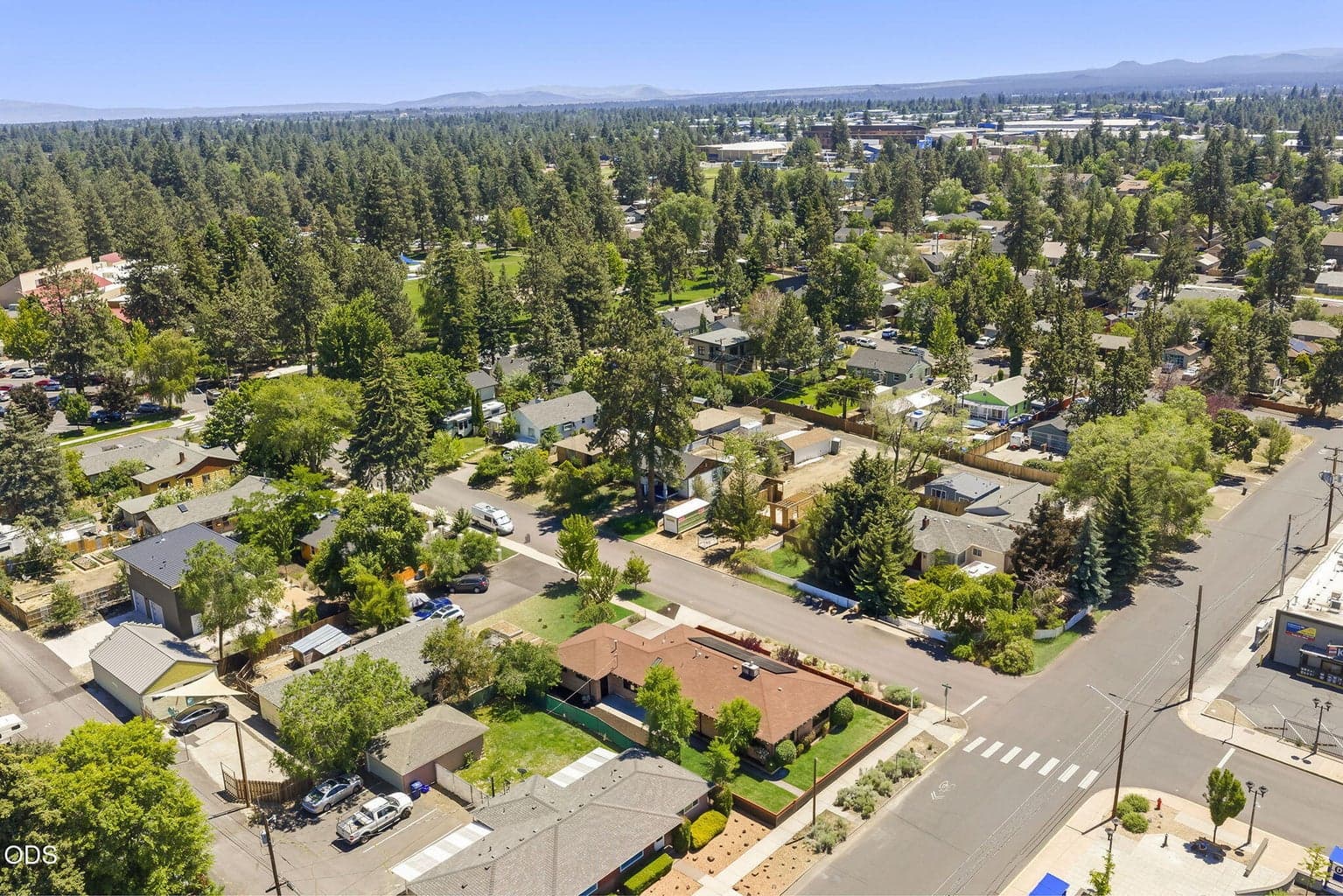 Photo of 408 NE Hawthorne Avenue 35 of 36