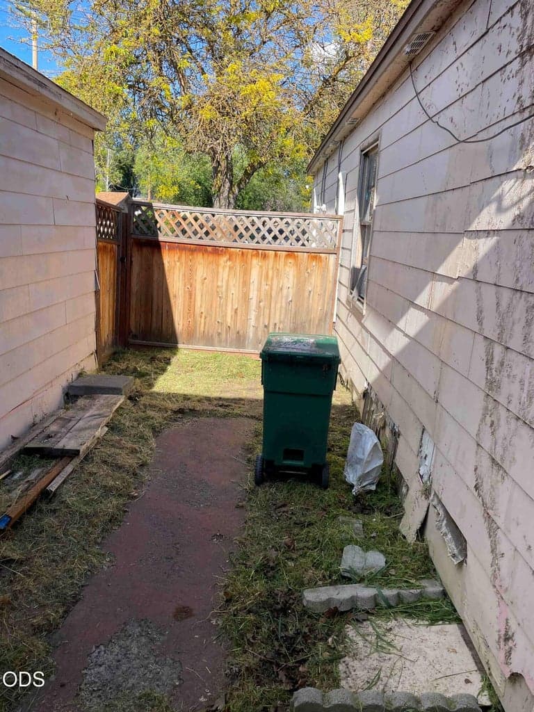 Photo of 540 Division Street 2 of 13