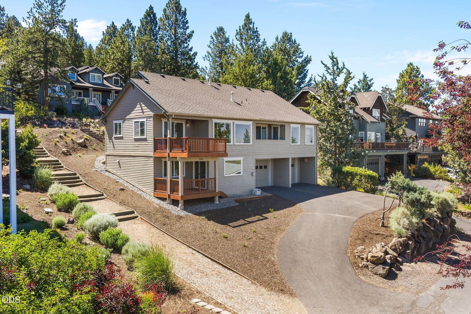 Photo of 3056 Craftsman 3 of 42