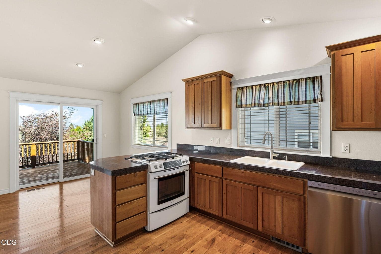 Photo of 3056 NW Craftsman Drive 19 of 42