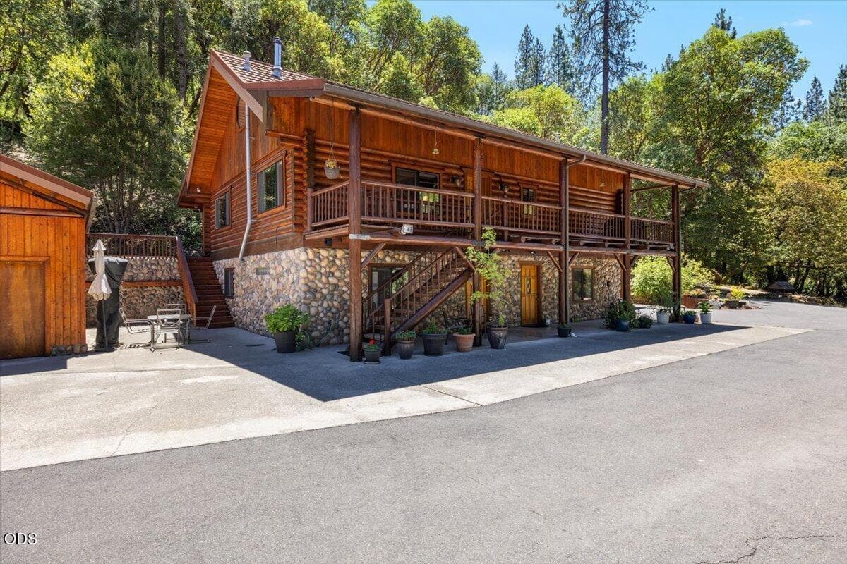 Photo of 8155 Rogue River 3 of 77