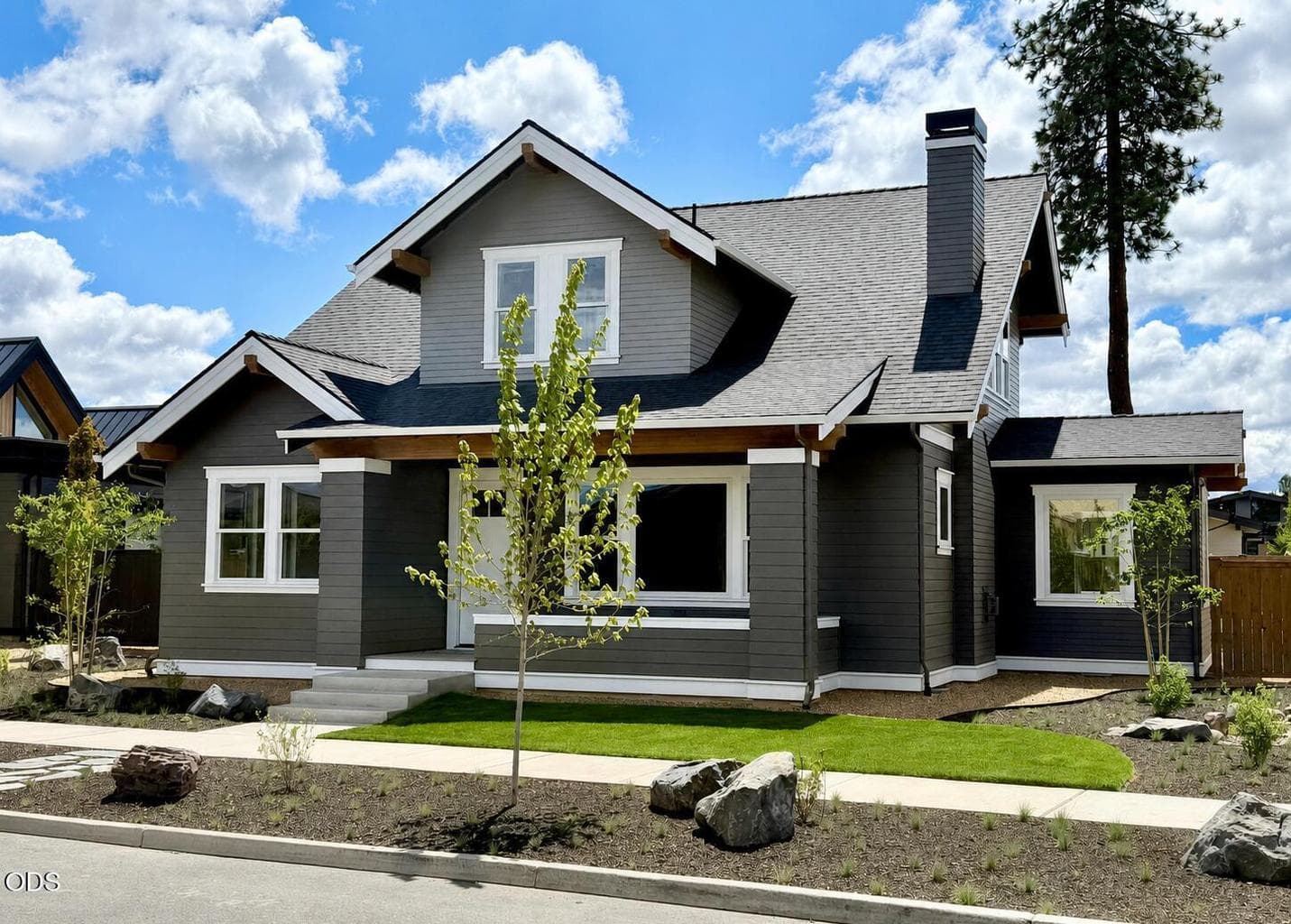 Photo of 3329 Leavitt 2 of 57