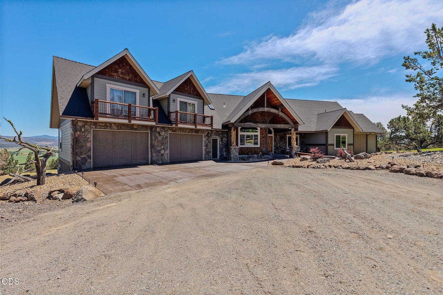 Photo of 9075 Panorama 2 of 49