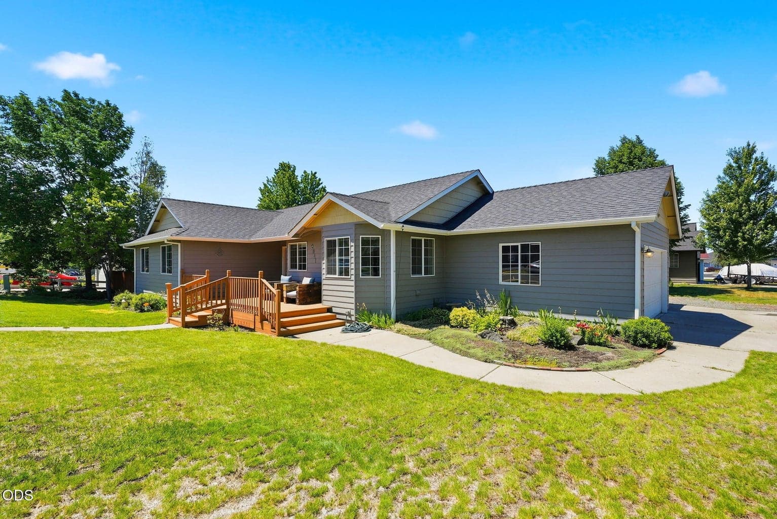 Photo of 2541 15th 3 of 47