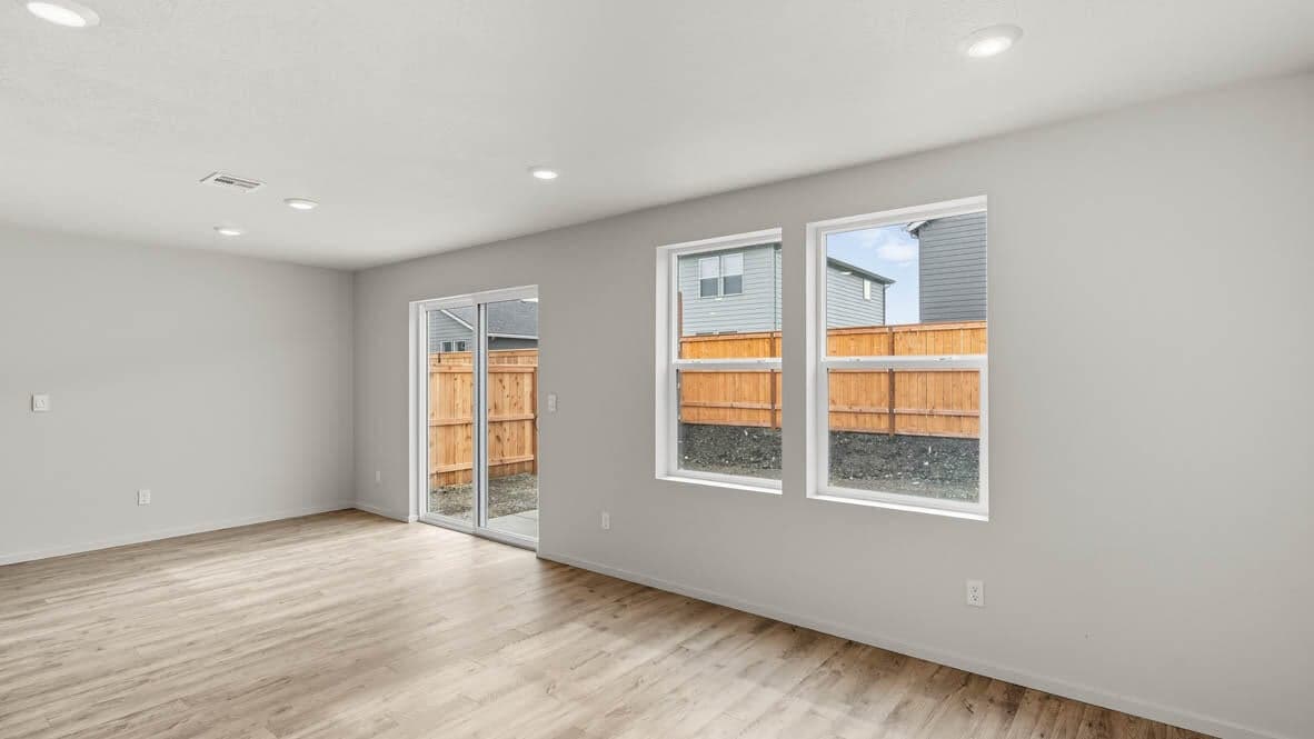 Photo of 2570 Addysen Park 3 of 22