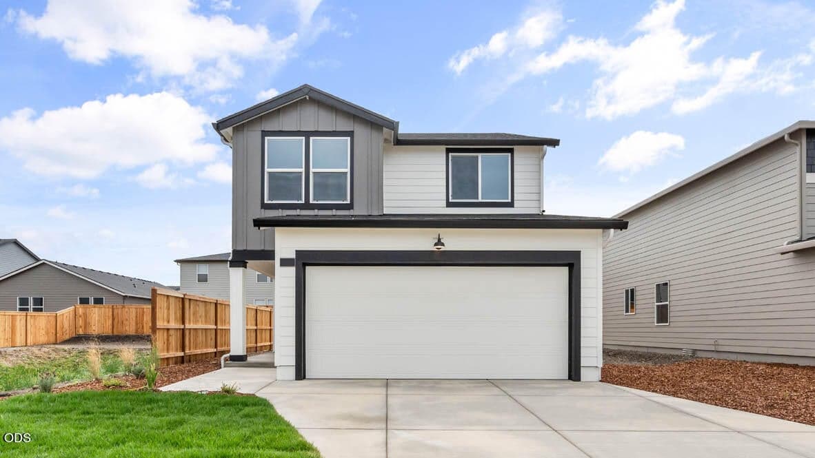 Photo of 2570 Addysen Park 1 of 22