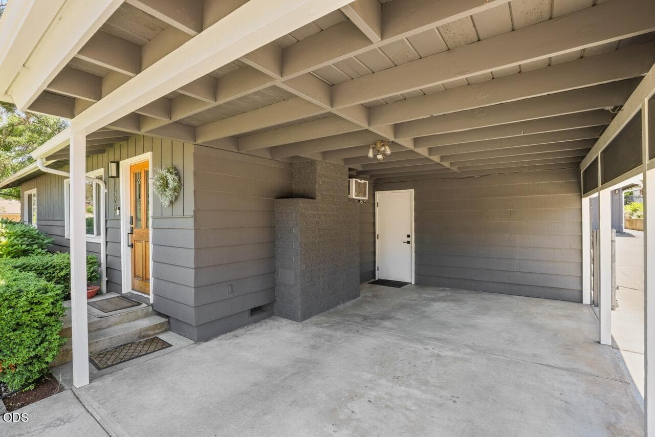 Photo of 1422 Hillcourt 4 of 41