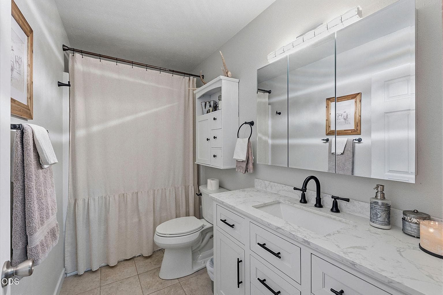 Photo of 524 NW Martingale Road 13 of 32