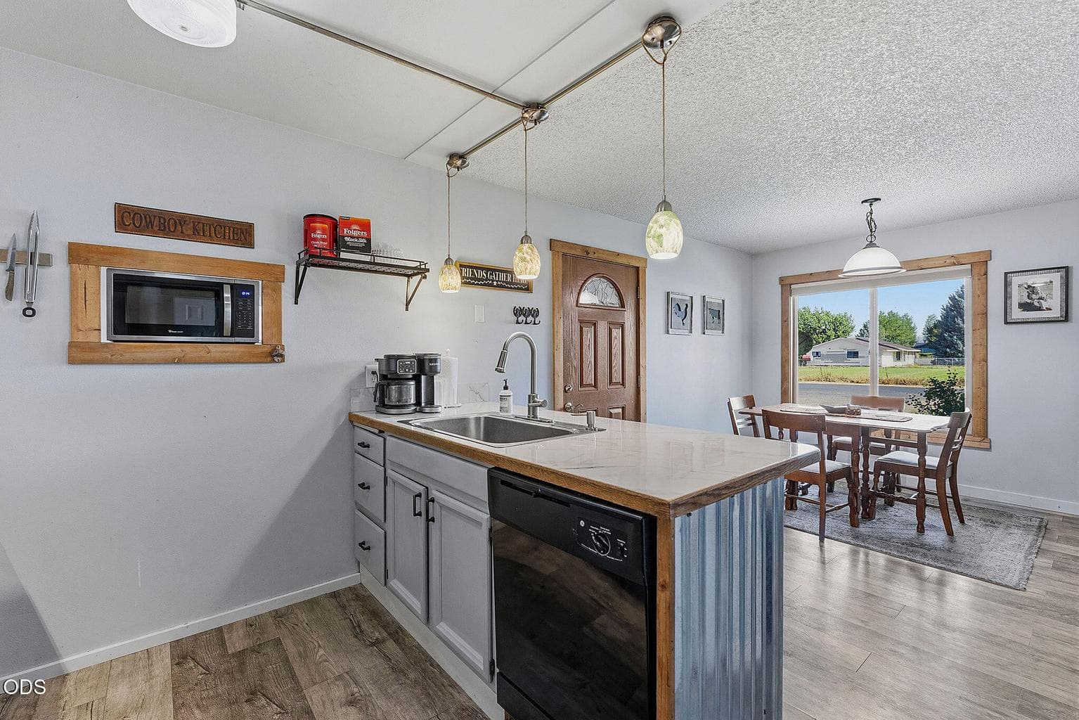 Photo of 524 NW Martingale Road 9 of 32