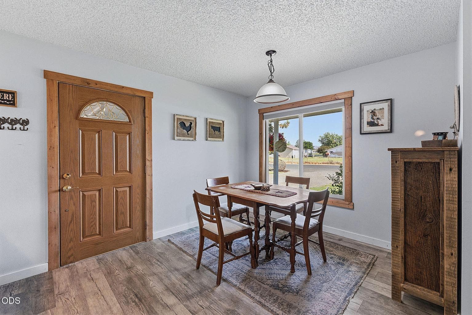 Photo of 524 NW Martingale Road 10 of 32