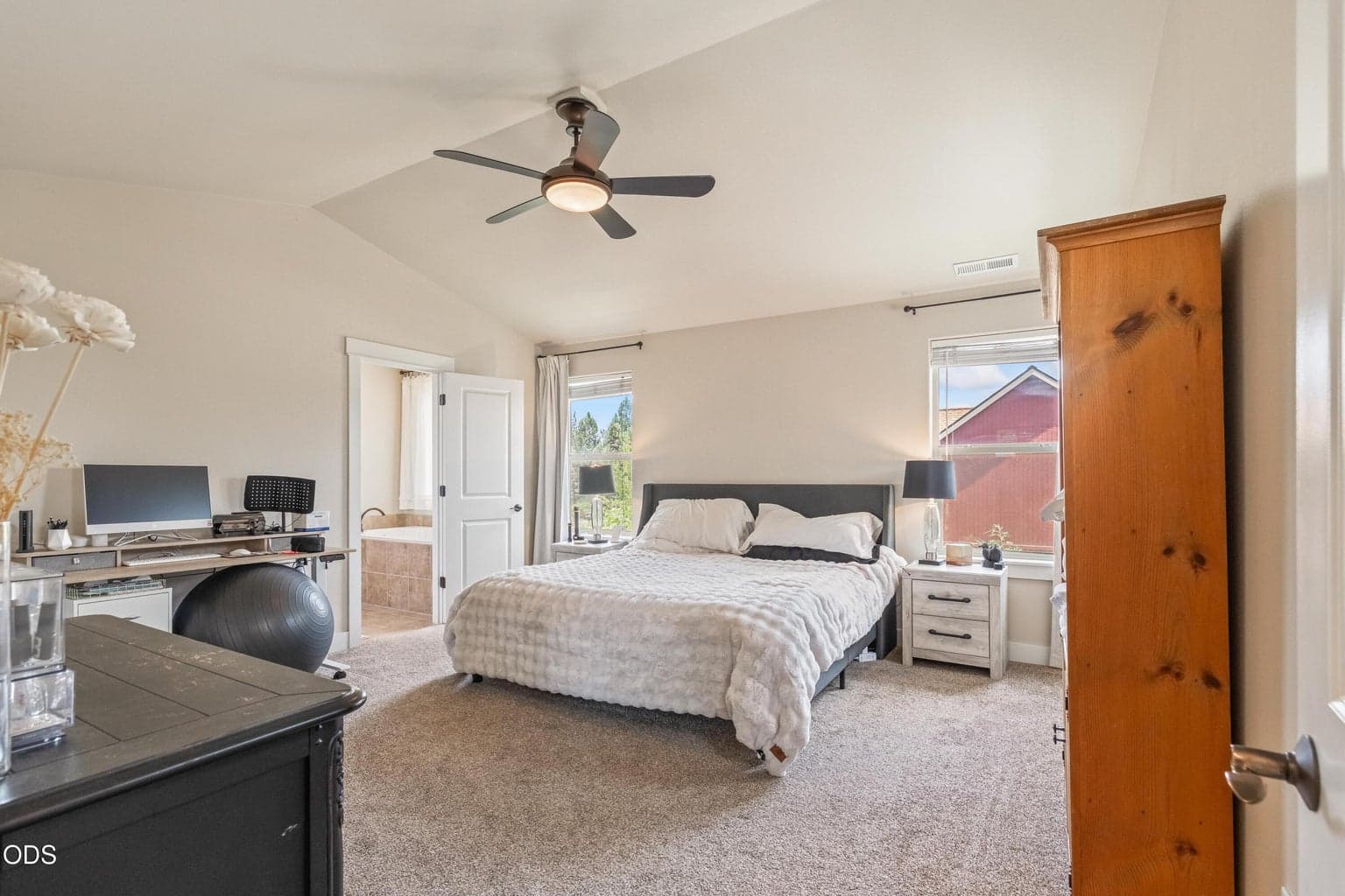 Photo of 1885 NE Altura Drive 14 of 35