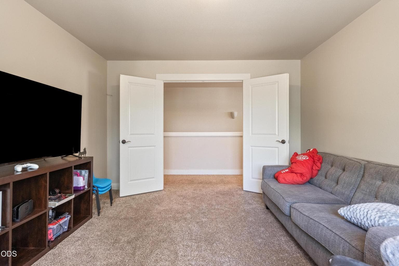 Photo of 1885 NE Altura Drive 20 of 35