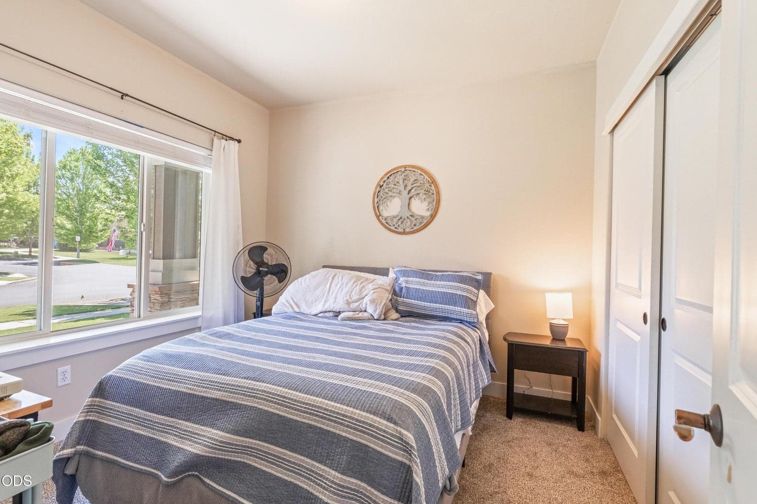 Photo of 1885 NE Altura Drive 11 of 35