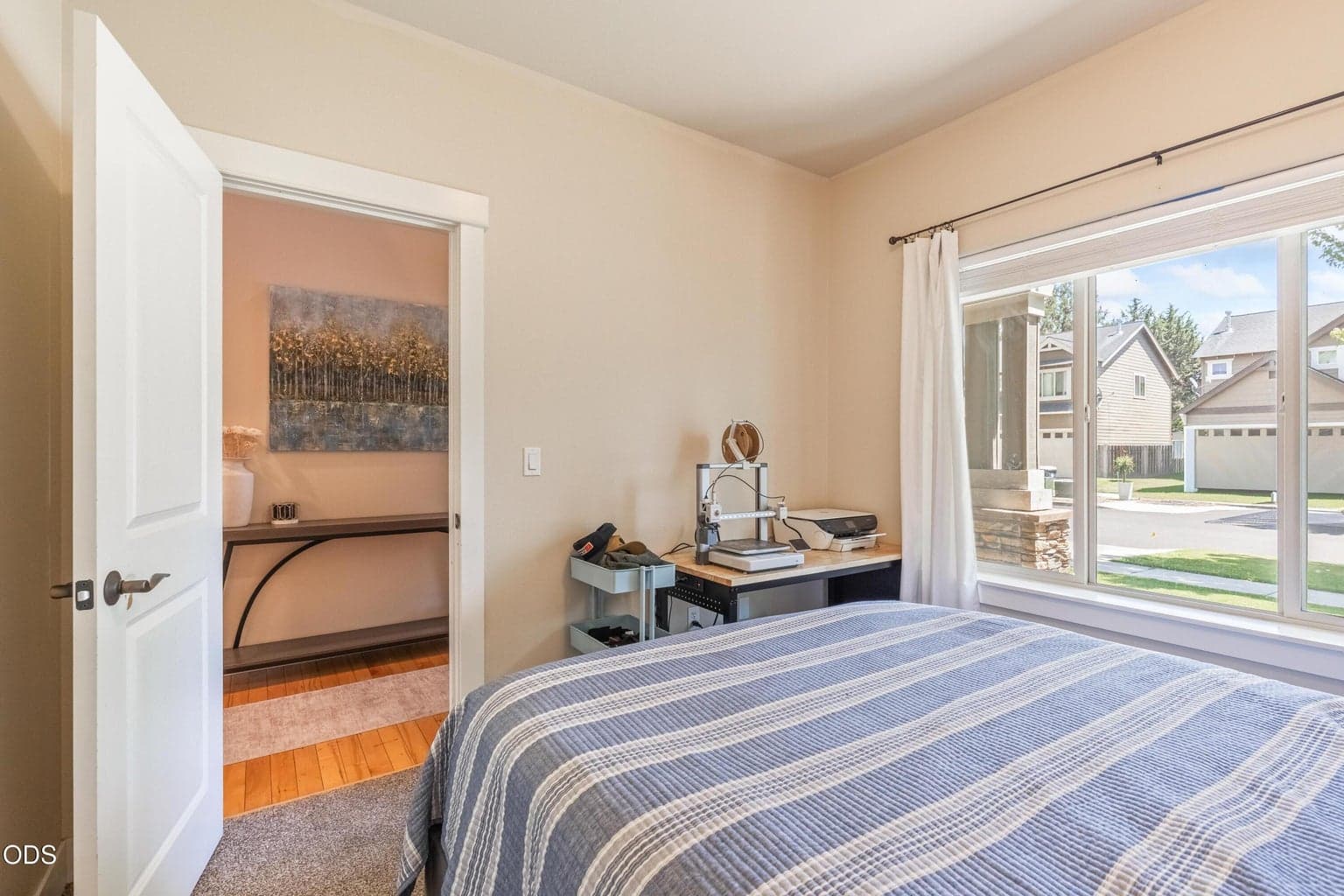 Photo of 1885 NE Altura Drive 12 of 35