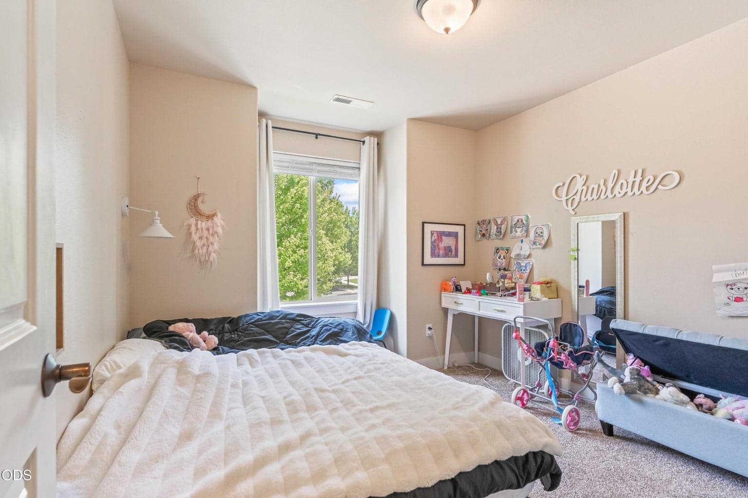 Photo of 1885 NE Altura Drive 21 of 35
