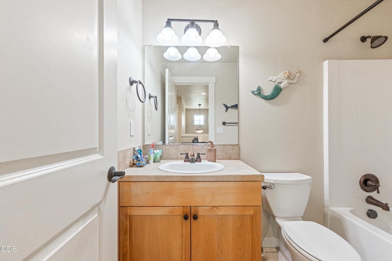 Photo of 1885 NE Altura Drive 25 of 35
