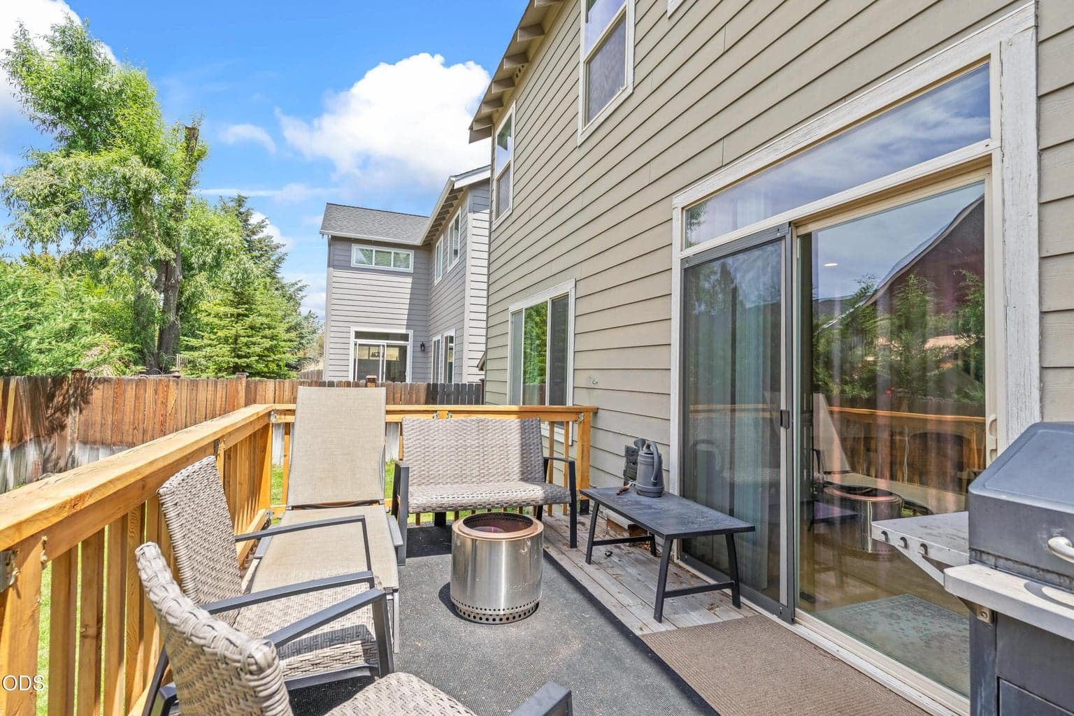 Photo of 1885 NE Altura Drive 28 of 35