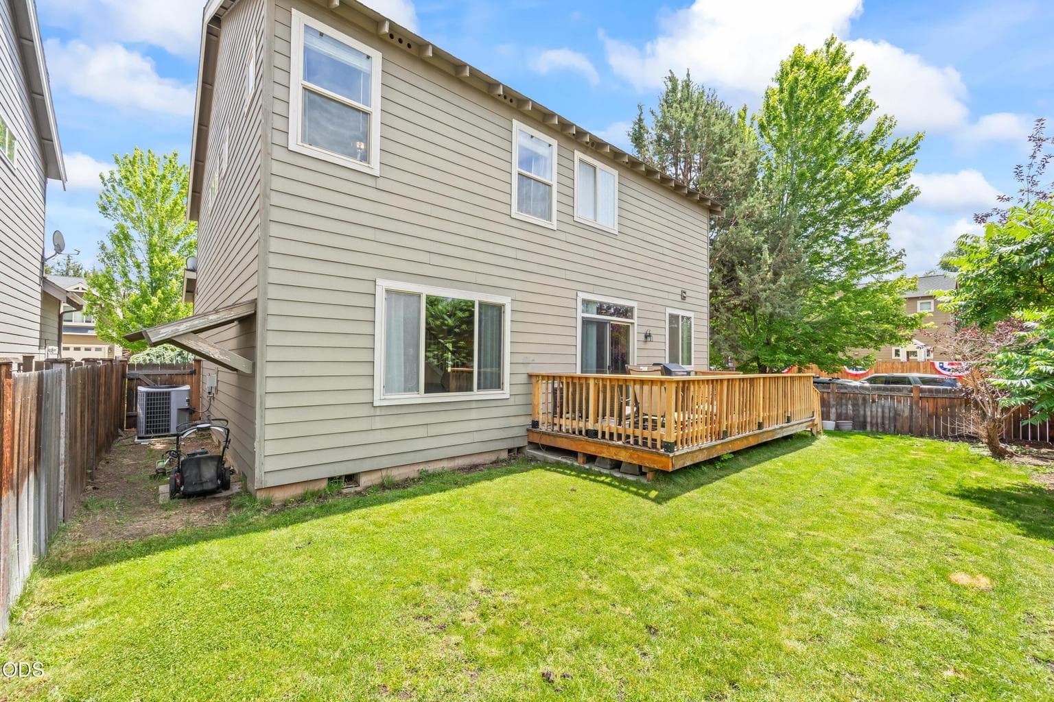 Photo of 1885 NE Altura Drive 32 of 35