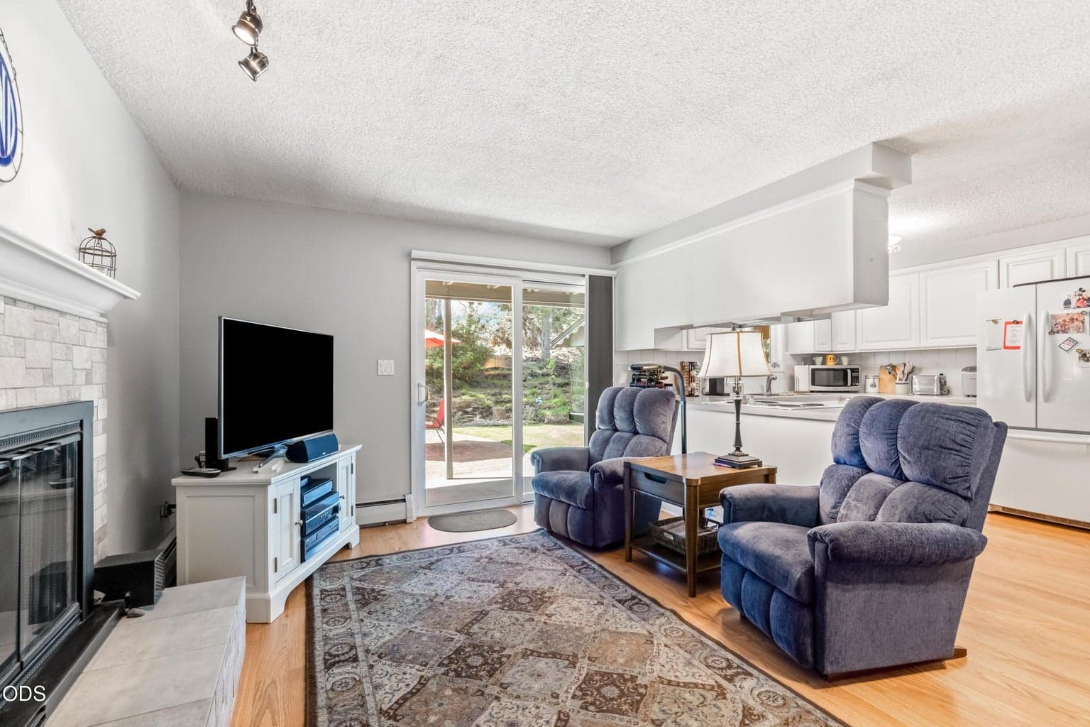 Photo of 709 NE Lafayette Avenue 7 of 32