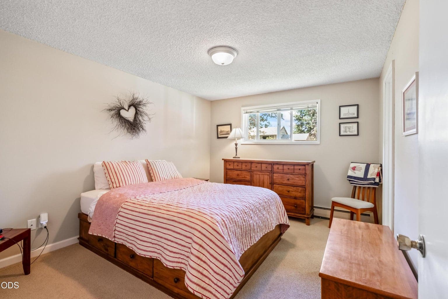 Photo of 709 NE Lafayette Avenue 11 of 32