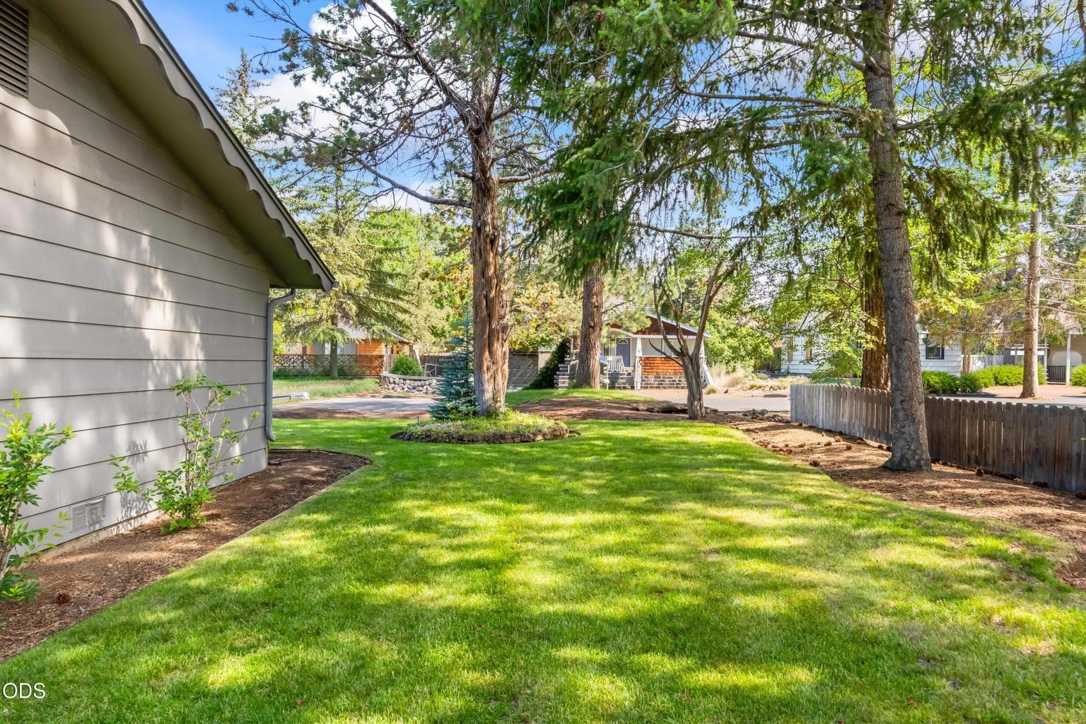 Photo of 709 NE Lafayette Avenue 22 of 32