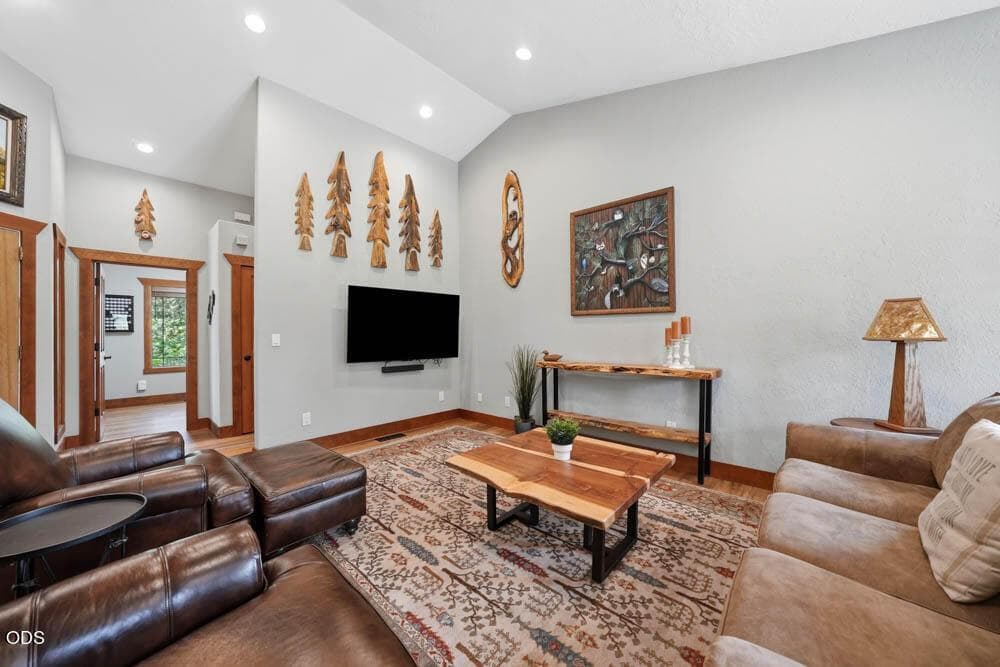 Photo of 63225 Stonewood 5 of 48