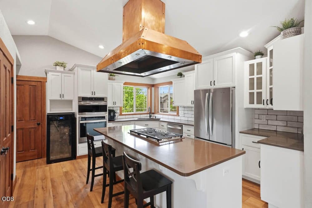 Photo of 63225 Stonewood Drive 14 of 48