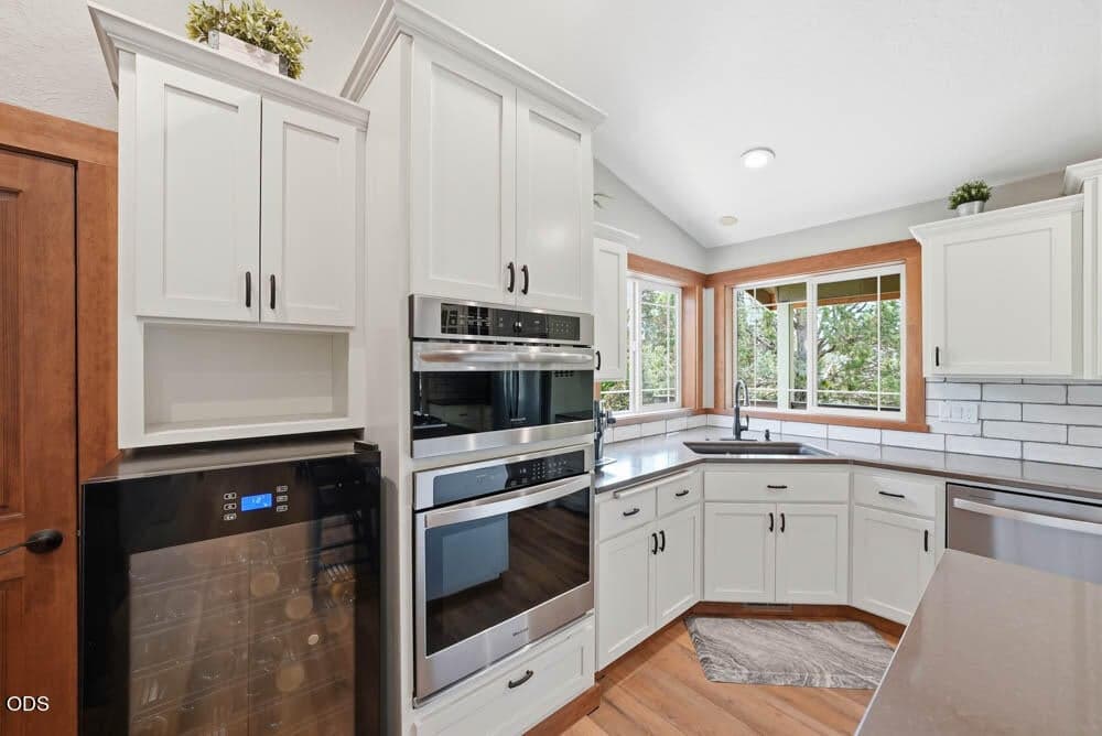 Photo of 63225 Stonewood Drive 18 of 48