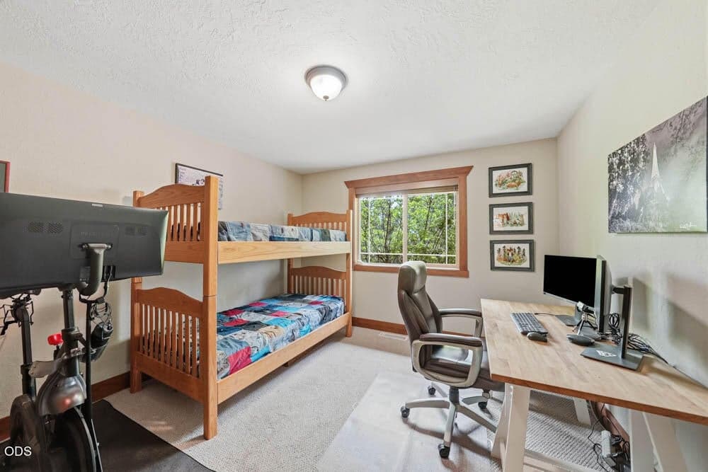 Photo of 63225 Stonewood Drive 29 of 48