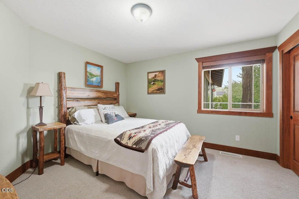 Photo of 63225 Stonewood Drive 31 of 48