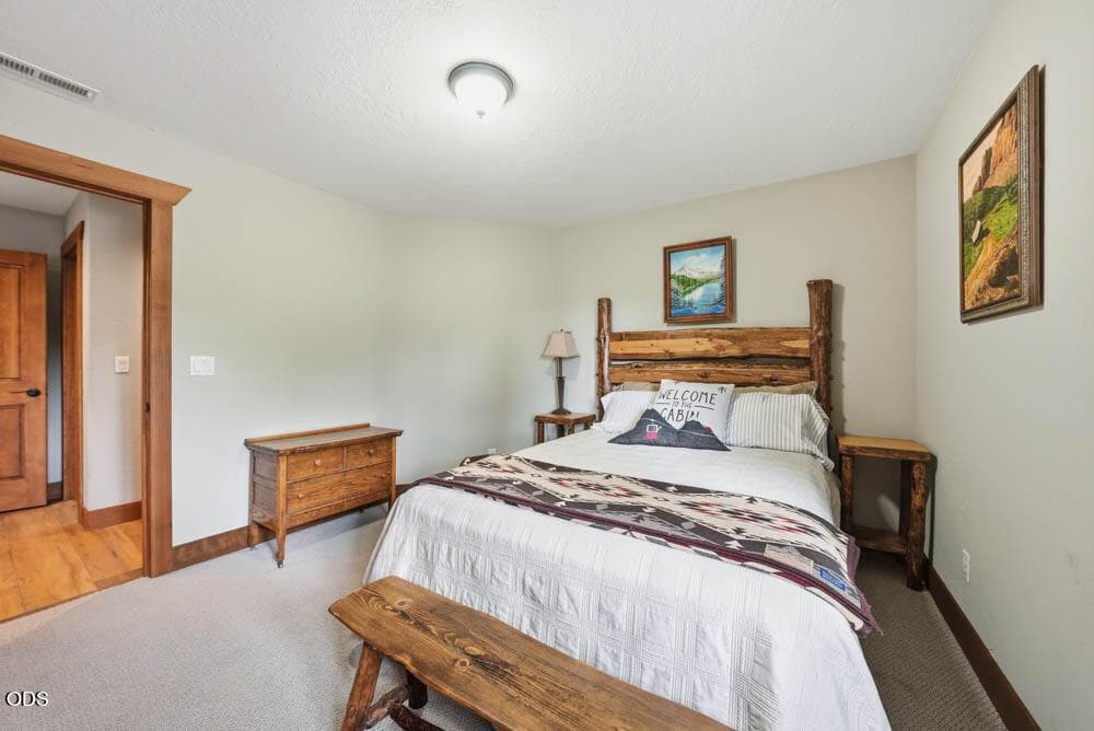 Photo of 63225 Stonewood Drive 32 of 48