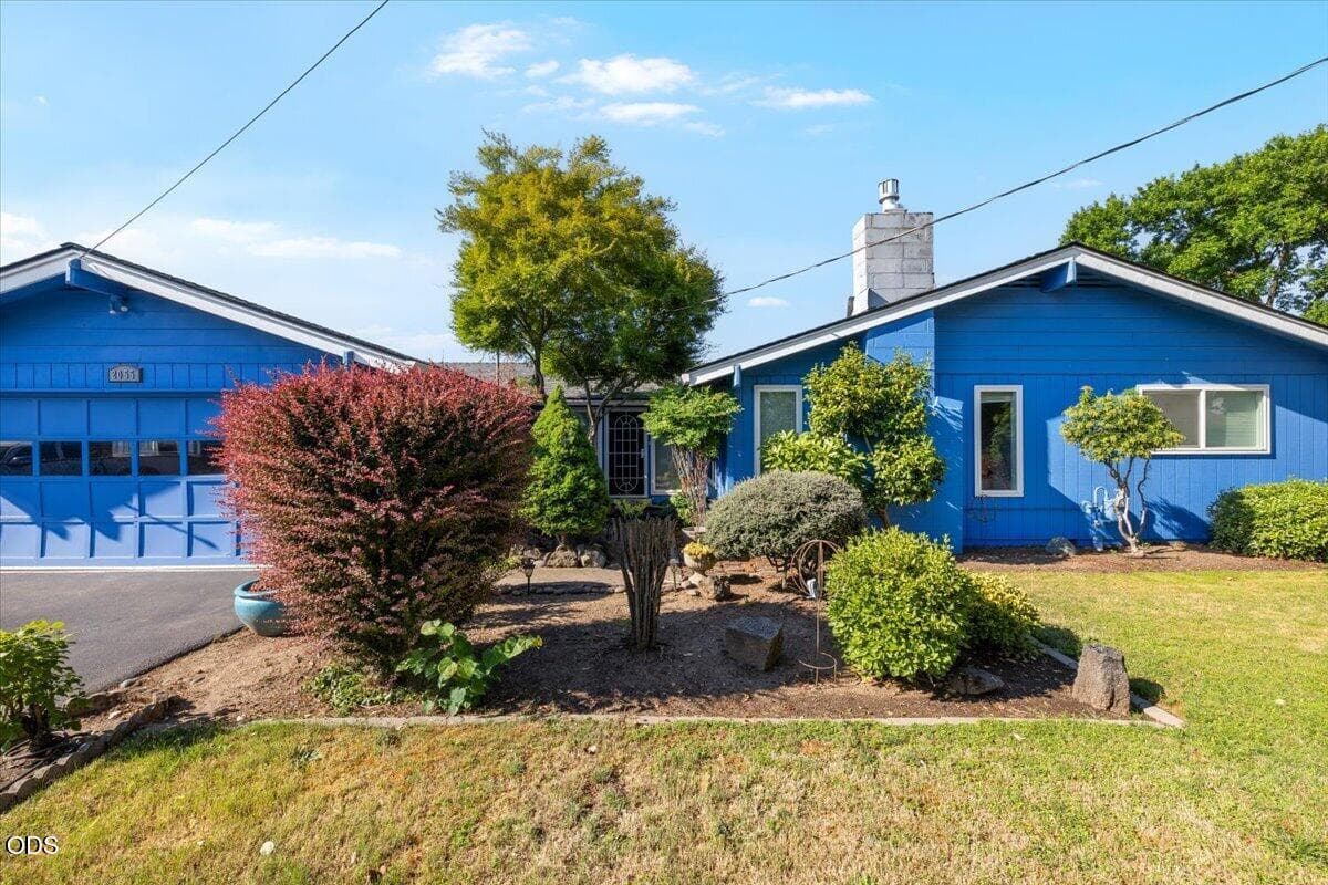 Photo of 2055 Alamar 2 of 18