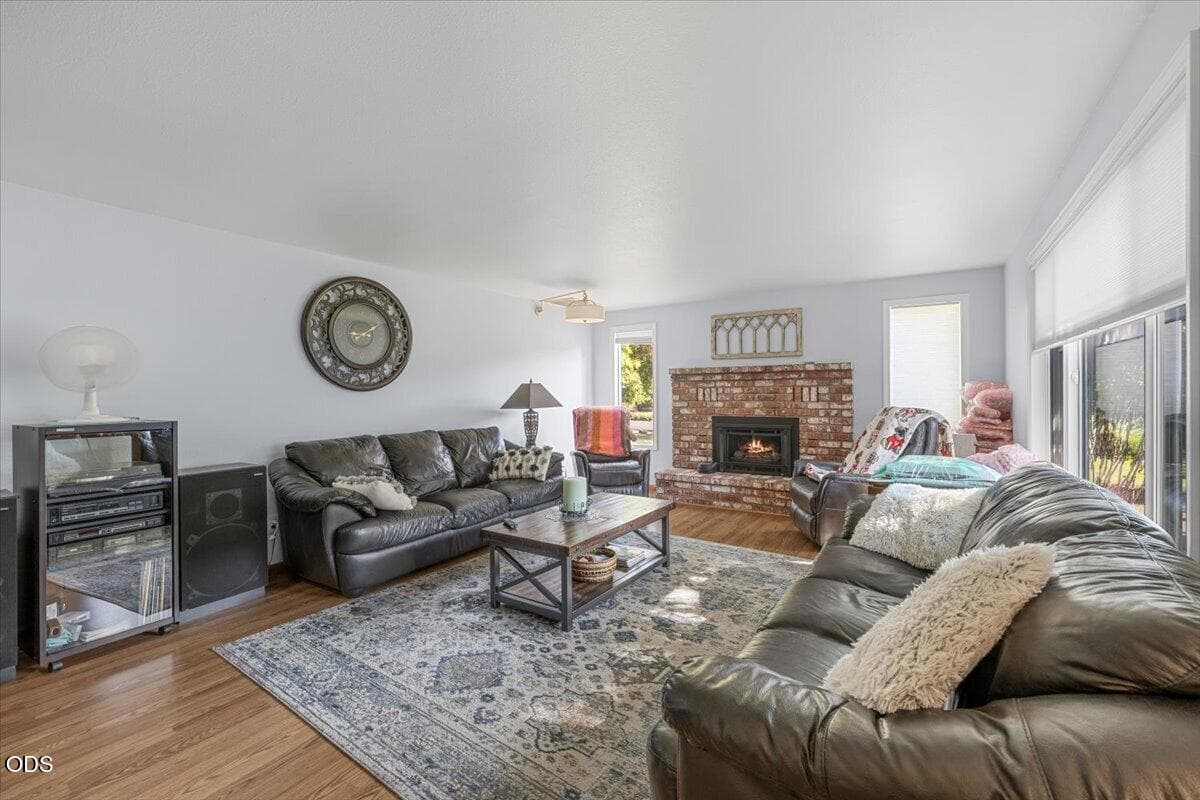 Photo of 2055 Alamar 5 of 18